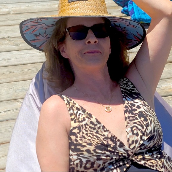 Meet your Posher, Carol - Picture 1 of 1